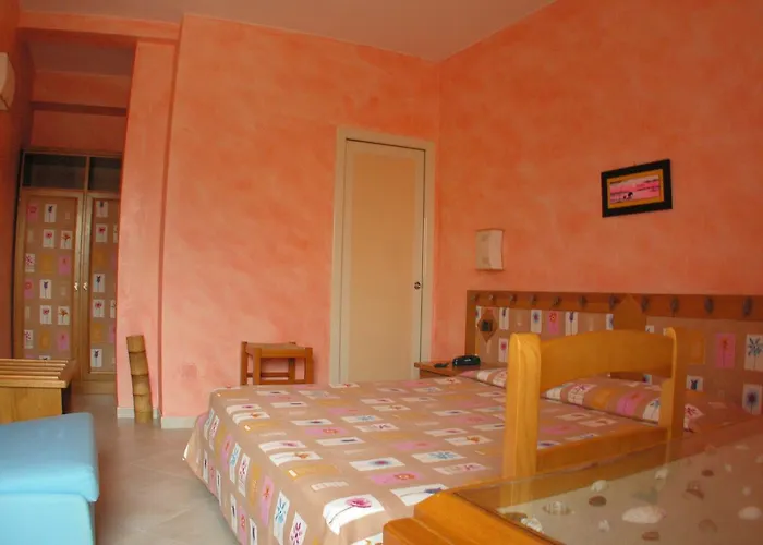 Levante Hotel 2*
